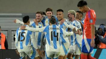 Argentina venció a Chile sin Messi y estira su liderato en las Eliminatorias