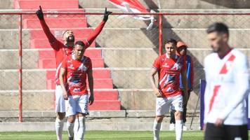 Nacional vence a Always Ready en El Alto y finaliza su grupo en el primer lugar