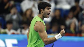 Alcaraz remonta ante Khachanov y se mete en ‘semis’ en el Abierto de Catar