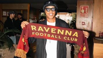 Ronaldinho vuelve al fútbol para jugar en tercera división de Italia
