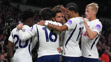 Tottenham logra su primera victoria y sale del descenso en la Premier League