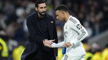 Arbeloa llama a Mbappé a demostrar su “compromiso” con el Madrid en el campo