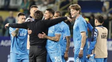 Napoli conserva su punto de ventaja sobre el Inter con empate ante Parma