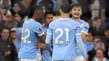 Manchester City golea al Crystal Palace y se coloca a dos puntos del Arsenal