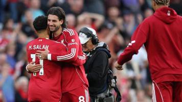 Liverpool vence al Arsenal y queda líder en solitario de la Premier League