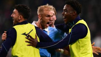 Lazio tumba a la Juventus con una goleada y toma el liderato del fútbol italiano