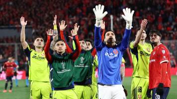Independiente es descalificado y la U de Chile avanza a cuartos de final tras violencia entre hinchas
