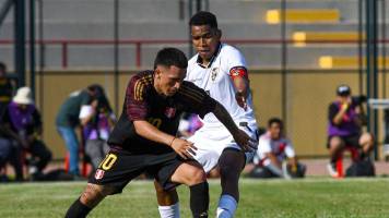 Video: Diego Medina se salvó de ser expulsado tras duro codazo a Llontop