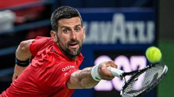 Djokovic avanza a octavos en el Masters de Shanghái tras sufrir ante Hanfmann
