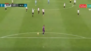 Video: Baroja festejaba su tanto, se distrajo y Huayhuata le hizo un golazo