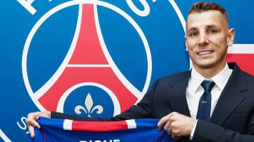 El defensor francés Lucas Digne regresa al PSG tras su paso por Aston Villa