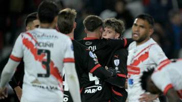 Nacional se despide de la Sudamericana tras sufrir una paliza de Independiente