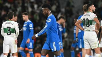 Real Madrid sufre ante Elche para salvar un punto y el liderato en la Liga de España