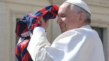 San Lorenzo de Almagro rinde tributo al papa Francisco, su ilustre socio
