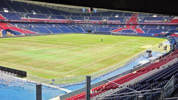 PSG no podrá debutar en Liga en su estadio por el mal estado del césped
