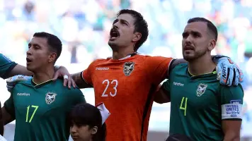 Video: Un tapadón de ‘Billy’ Viscarra mantiene el cero en el arco de Bolivia