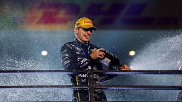 Max Verstappen reina en Las Vegas y McLaren puede quedar descalificado