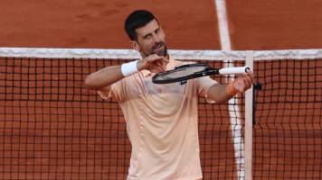 Djokovic cumple ante Royer para avanzar a tercera ronda en Roland Garros