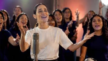 Mundial 2026: “La niña futbolista” de Julieta Venegas desata ola críticas y burlas 
