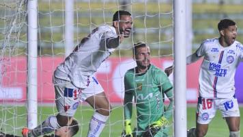 Bahía amarga el debut de The Strongest en la Copa Libertadores con empate en La Paz