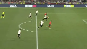 ¿Fuera de juego? Así fue la revisión del VAR para convalidar gol de Cristiano