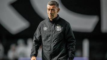 El Santos de Neymar despide al entrenador portugués Pedro Caixinha