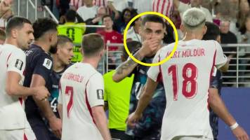 Miguel Almirón es el primer jugador expulsado por ‘taparse la boca’ en el Mundial