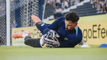 Video: Guillermo Viscarra le cumplió el sueño a un hincha de Alianza Lima