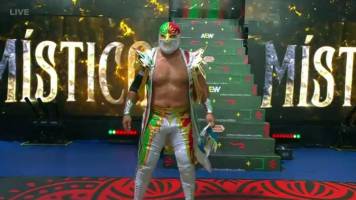 Video: La épica entrada de un luchador mexicano al ritmo de La Quinta Estación