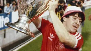 Falleció John Robertson, ícono del Nottingham Forest bicampeón de Europa
