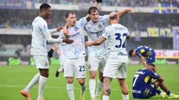 Inter de Milán vence con lo justo a Hellas Verona y pisa los talones al líder Napoli