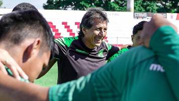 “Gilbert sería importante” para solucionar falta de gol en Bolivia, dice Álvaro Peña