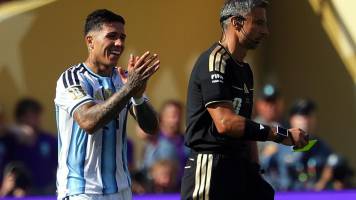 Argentina se quedó con un jugador menos tras expulsión de Enzo Fernández