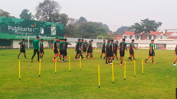 En ambiente de confianza y motivación, la selección boliviana viajó a Chile 