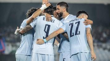 Uruguay de Forlán vence por goleada a India en el cierre de su gira por Asia