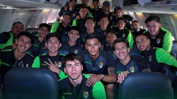 La selección boliviana partió a Barranquilla con la ilusión de lograr un resultado histórico