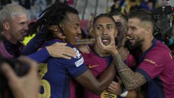 Barcelona se cobra revancha del Bayern Múnich con una paliza y con hat-trick de Raphinha