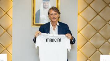 Roberto Mancini es nombrado nuevo entrenador del Al-Sadd de Catar