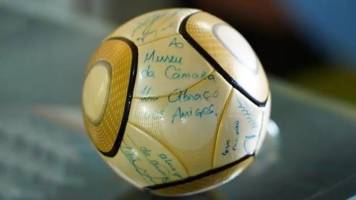 Hombre recibe un duro castigo en Brasil por robar un balón firmado por Neymar