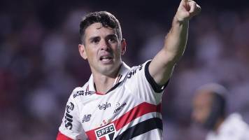 El brasileño Oscar dos Santos fue hospitalizado por una alteración cardíaca