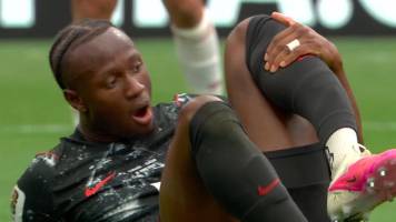 Quedó shockeado: Así reaccionó Koné tras sufrir grave lesión en el Mundial