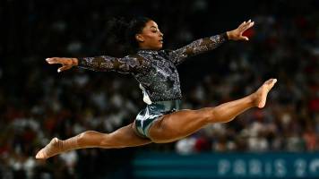 Simone Biles arranca con fuerza su participación en Juegos Olímpicos