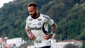 Neymar termina sus vacaciones para incorporarse al Santos tras el Mundial