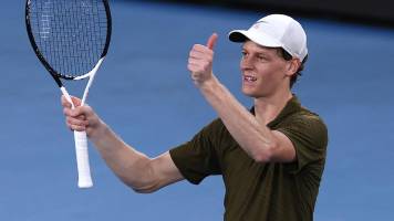 Sinner se clasifica para cuartos de final en Australia tras vencer a Darderi