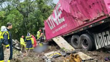 Nueve muertos en accidente que transportaba a equipo de remo en Brasil