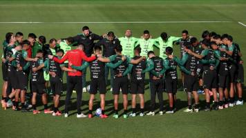 Villegas definió el equipo titular de Bolivia en el cierre de prácticas en el estadio Nacional