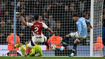 John Stones salva un punto y el liderato para el Manchester City ante Arsenal