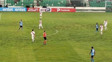 El Tahuichi vuelve a ser blanco de críticas por el mal estado de la nueva cancha