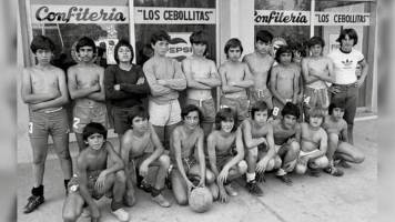 Salen a la luz fotografías inéditas de Diego Armando Maradona cuando era un niño 