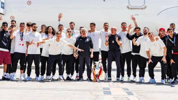 La selección española llegó a Madrid y recibe un homenaje para celebrar el título de la Euro